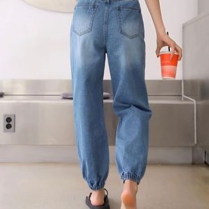 High waist jeans joggers. Size L